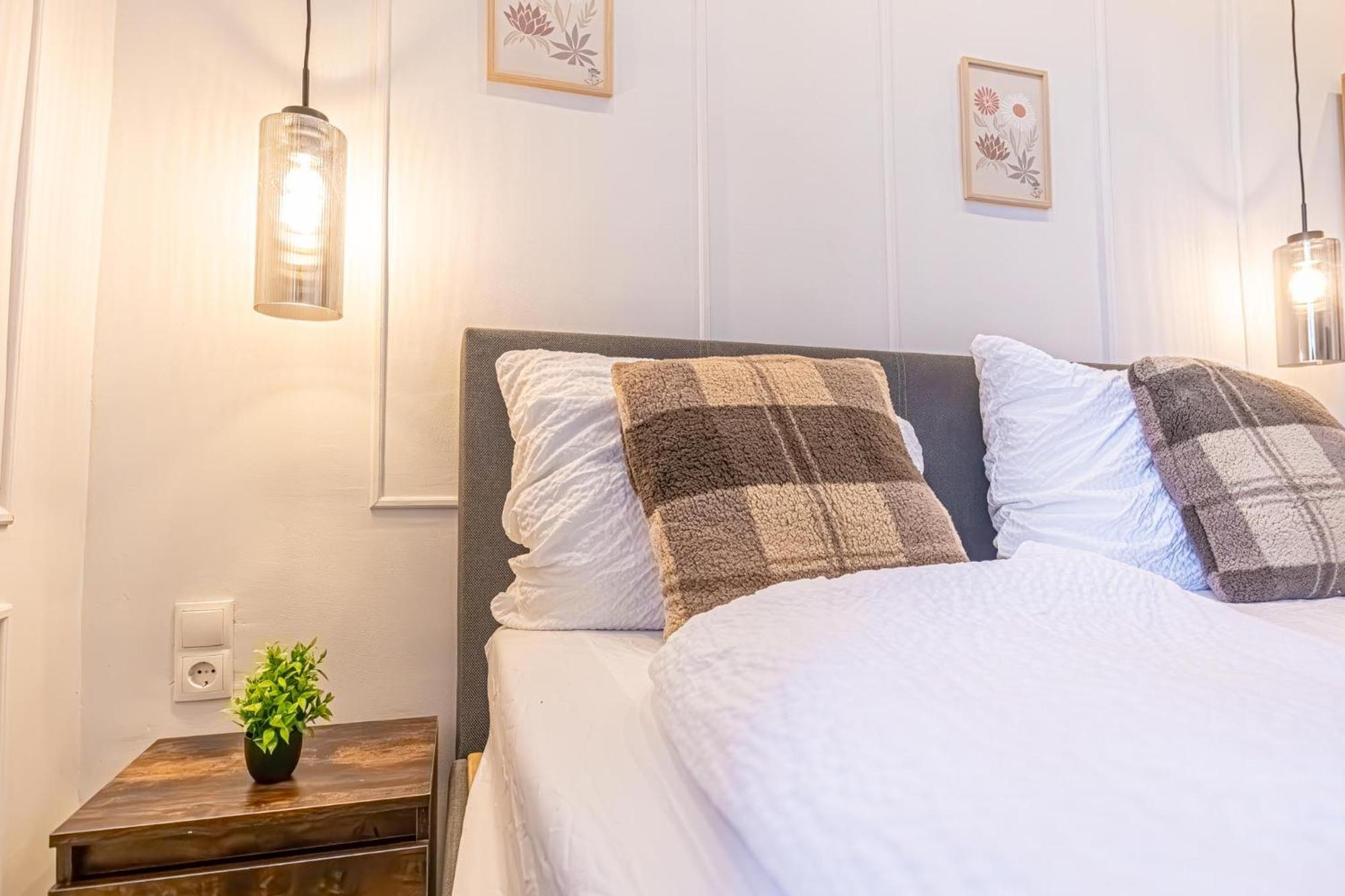 Modern And Cozy In Vibrant Meidling Apartament