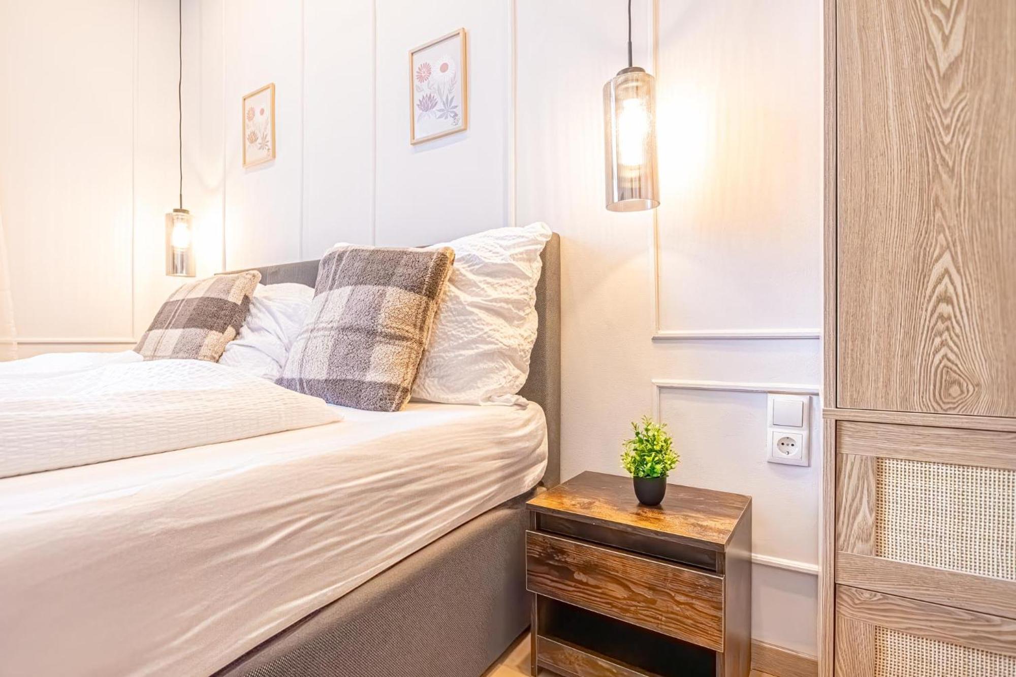 Modern And Cozy In Vibrant Meidling Appartamento Vienna