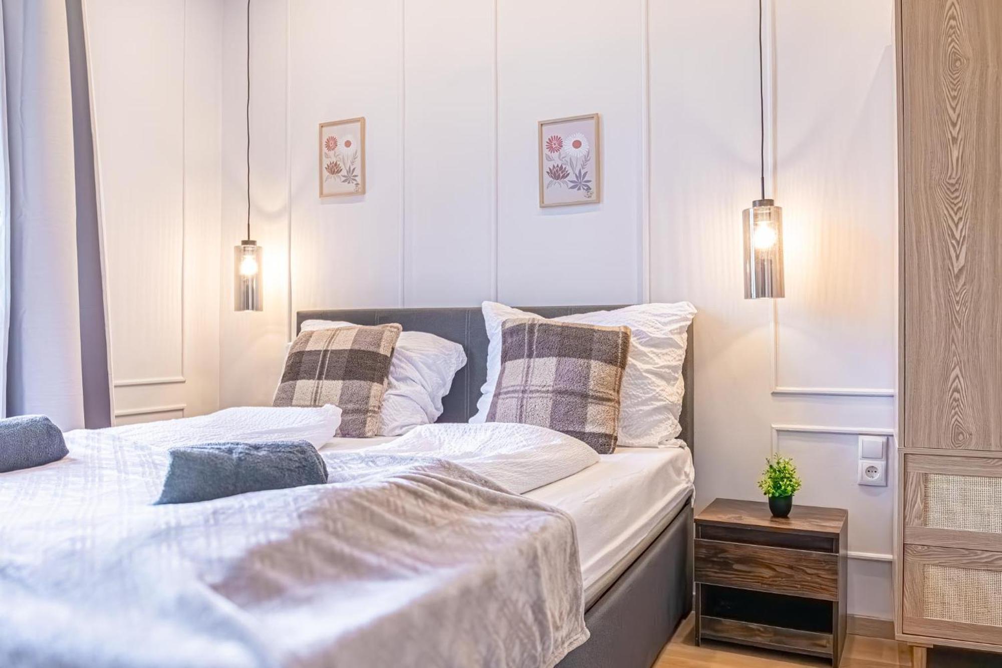 Modern And Cozy In Vibrant Meidling Apartament